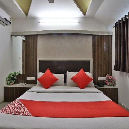 Hotel Sunstay Ahmedabad Ngoại thất bức ảnh
