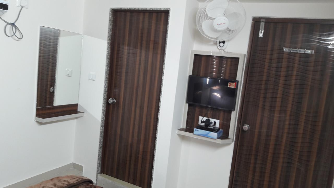 Hotel Sunstay Ahmedabad Ngoại thất bức ảnh