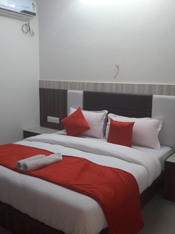 Hotel Sunstay Ahmedabad Ngoại thất bức ảnh