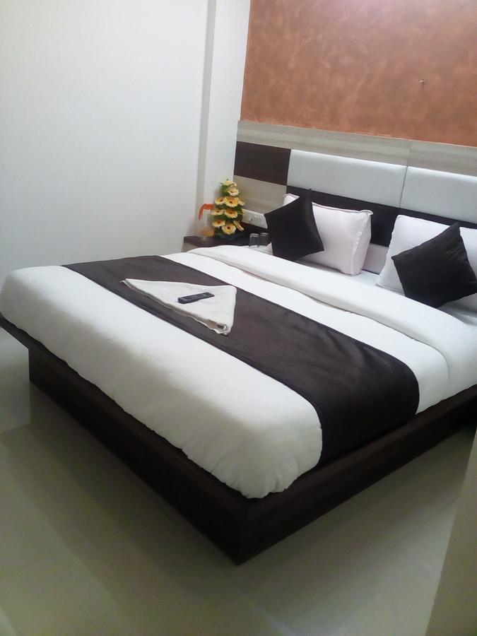 Hotel Sunstay Ahmedabad Ngoại thất bức ảnh