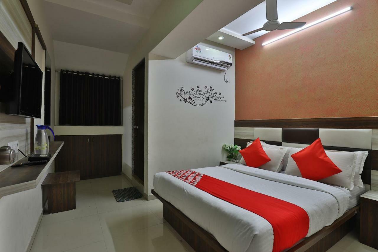 Hotel Sunstay Ahmedabad Ngoại thất bức ảnh